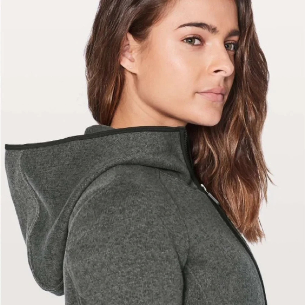 LULULEMON ATHLETICA Fleece and Thank You Pullover in Heathered Black - Picture 4 of 12